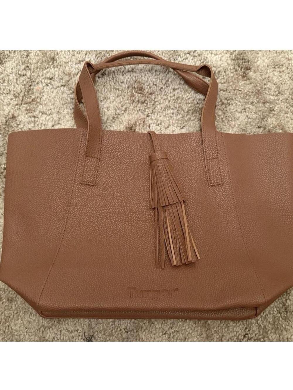 Tan and brown faux leather tote bag #fauxleather #totebag